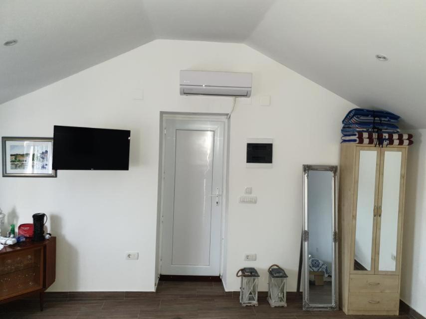 Penthouse Prvic Luka Daire Dış mekan fotoğraf